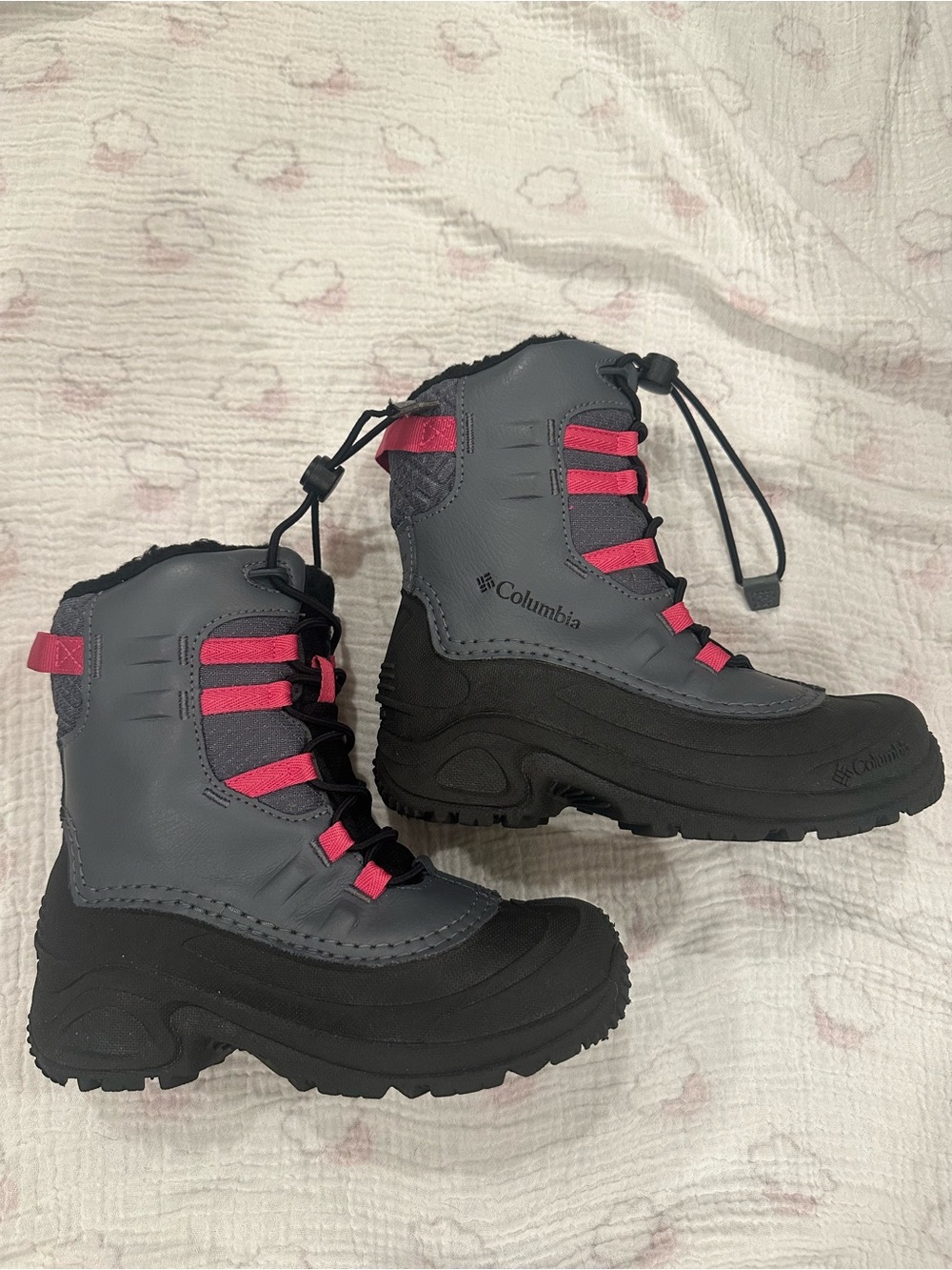 Columbia Kids Gray and Pink Insulated Snow Boots Size 2 Like New